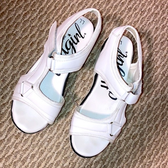 ATTAGIRL sz 7.5 Super cool Velcro platform black and white sandals - Picture 2 of 4